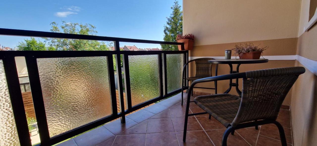 Boholand Apartman Eger Exterior photo